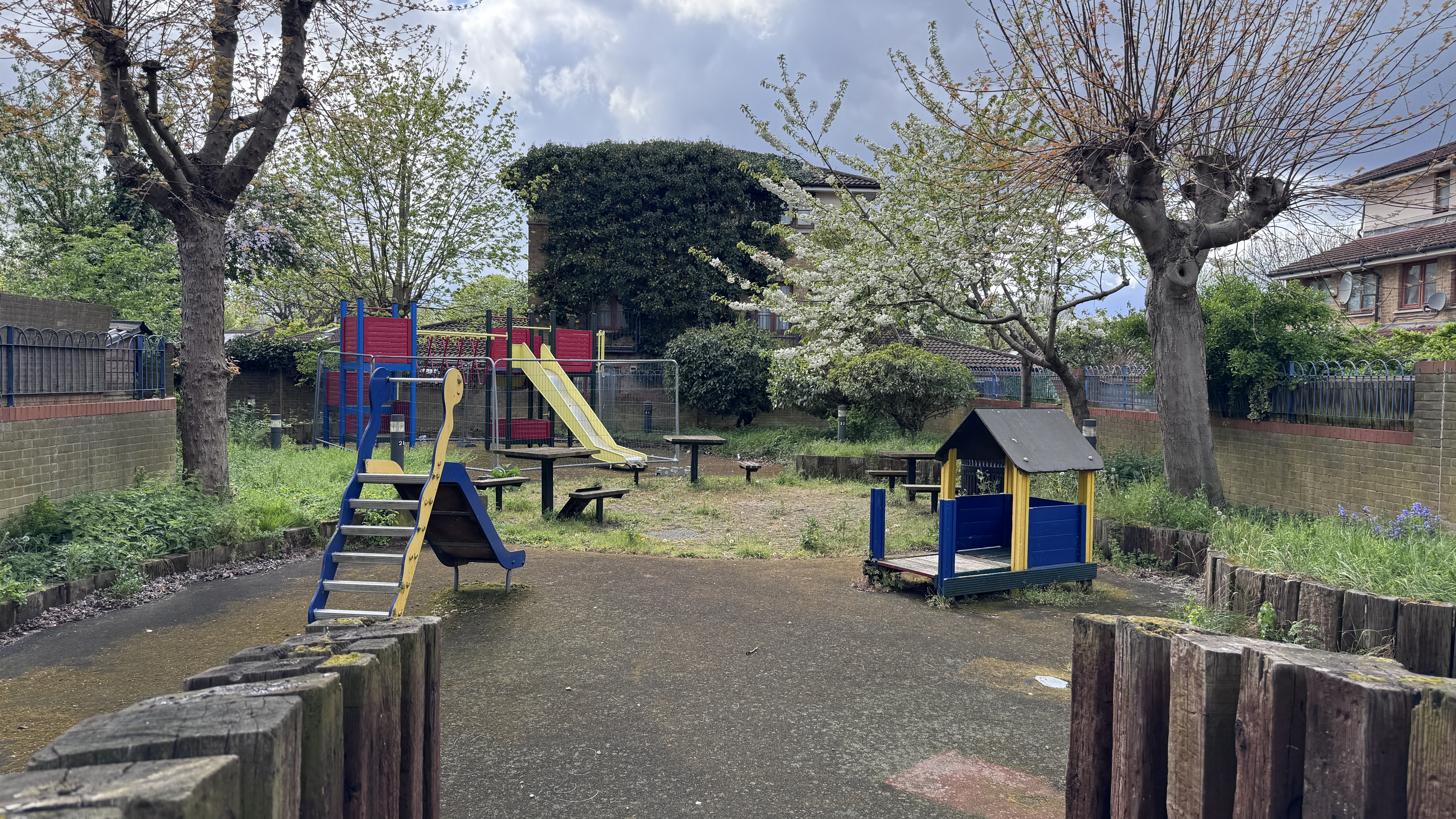 The existing closed play area on Wick Village Estate
